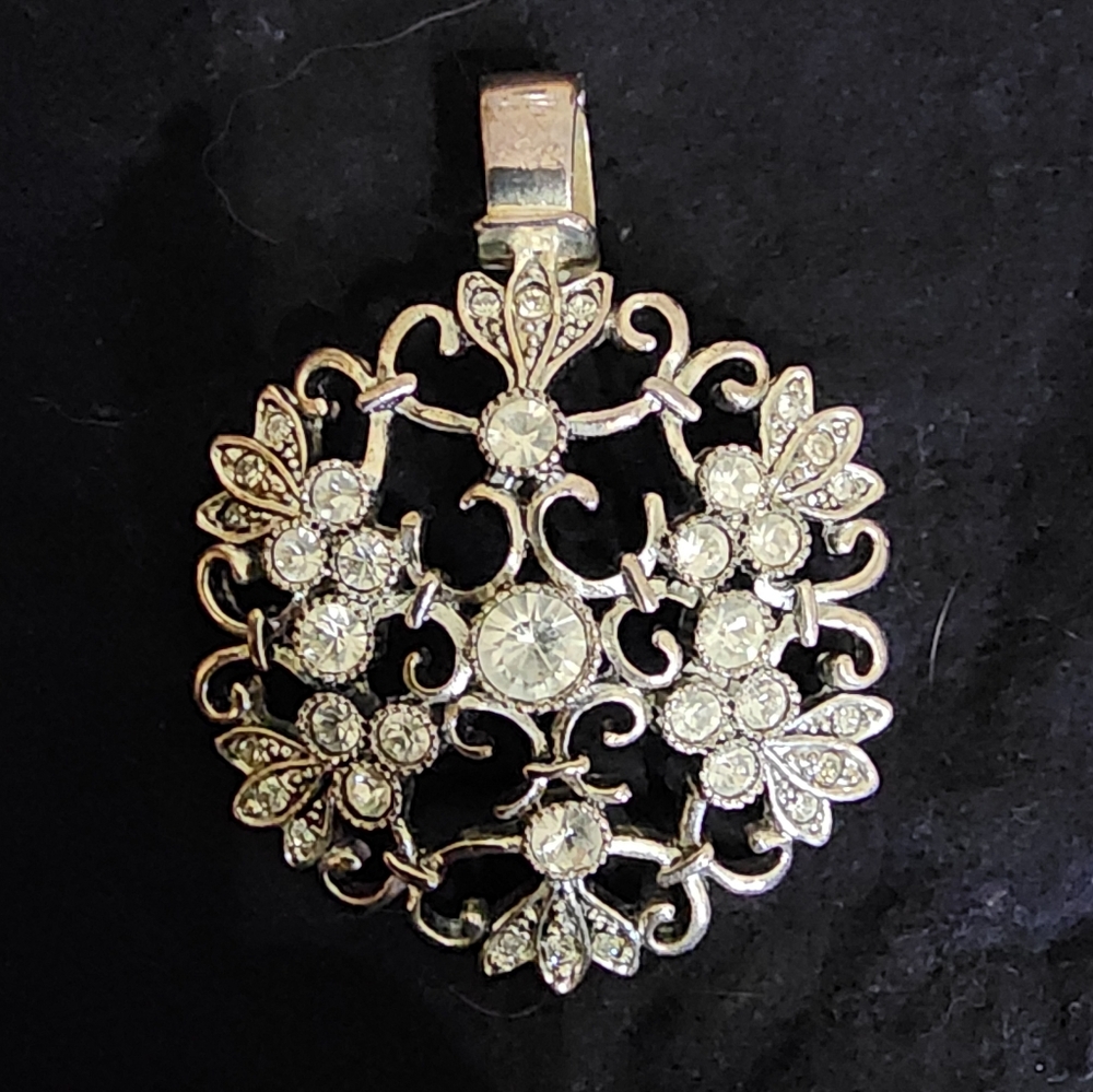 Premier Designs Pendant